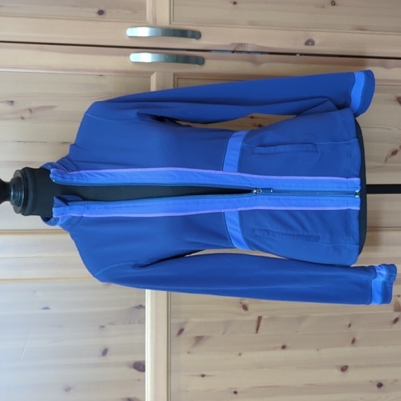 Vintage Lululemon  Full Zip Jacket in EUC Size 6 - Picture 10 of 13